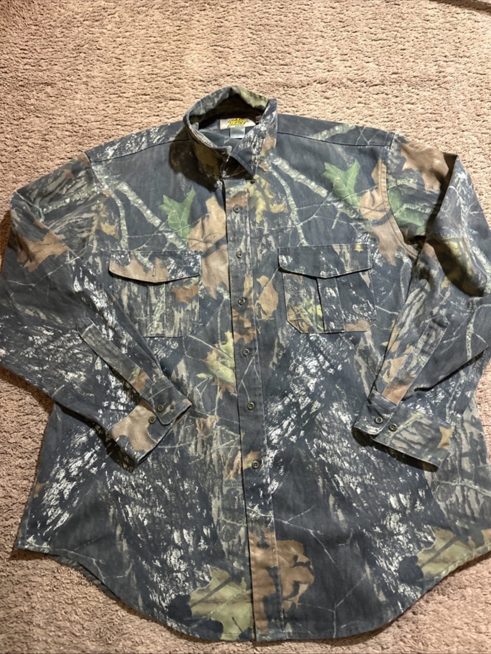 No Trace Vintage Men’s Camo Mossy Oak Button Down Size XL Made In USA Dan River